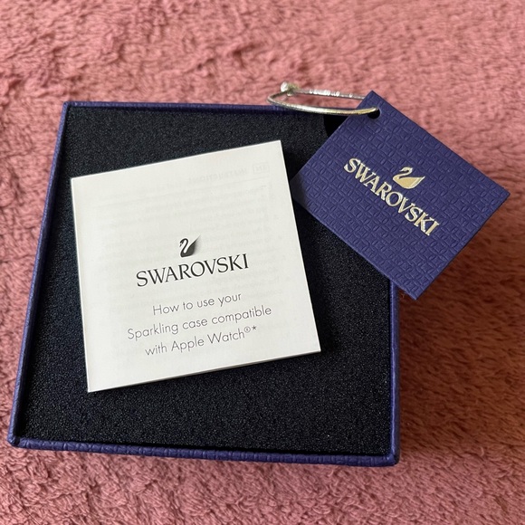 Swarovski Sparkling Apple Watch Case for Series 4 & 5 in Rose Gold-tone - Picture 5 of 6